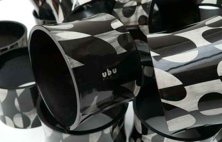 ubu-braceletCorne-slide-1 ubu-braceletCorne-slide-1